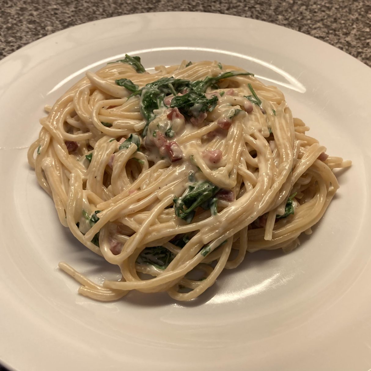 Spaghetti in leckerer Schinken-Sahne-Sauce – Das KochSchaf Spaghetti in leckerer Schinken-Sahne-Sauce – Das KochSchaf